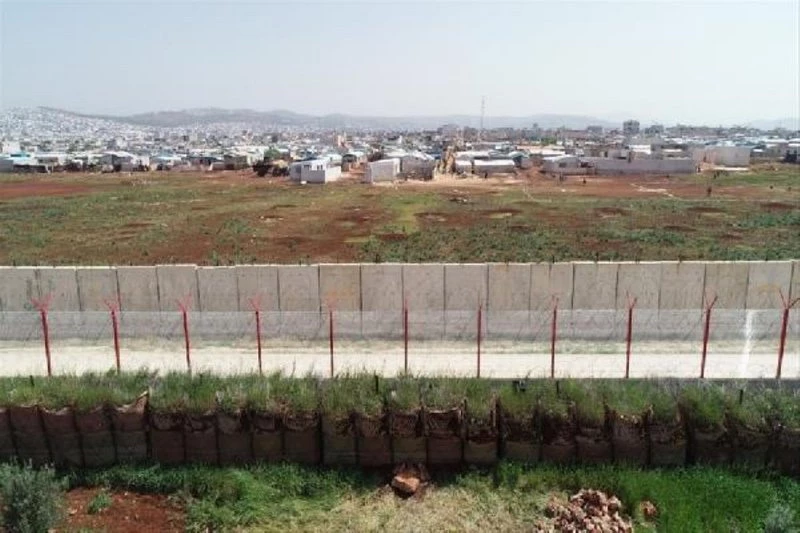 `Hudut Kartalları` sınırdaki 100 metrelik tüneli kullanılamaz hale getirdi