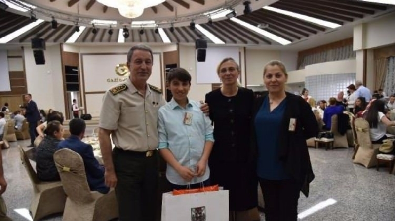 Hulusi Akar : Terörle mücadele bitmedi