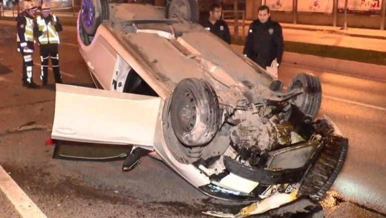 HURDAYA DÖNEN ARAÇTAN SAĞ ÇIKTI