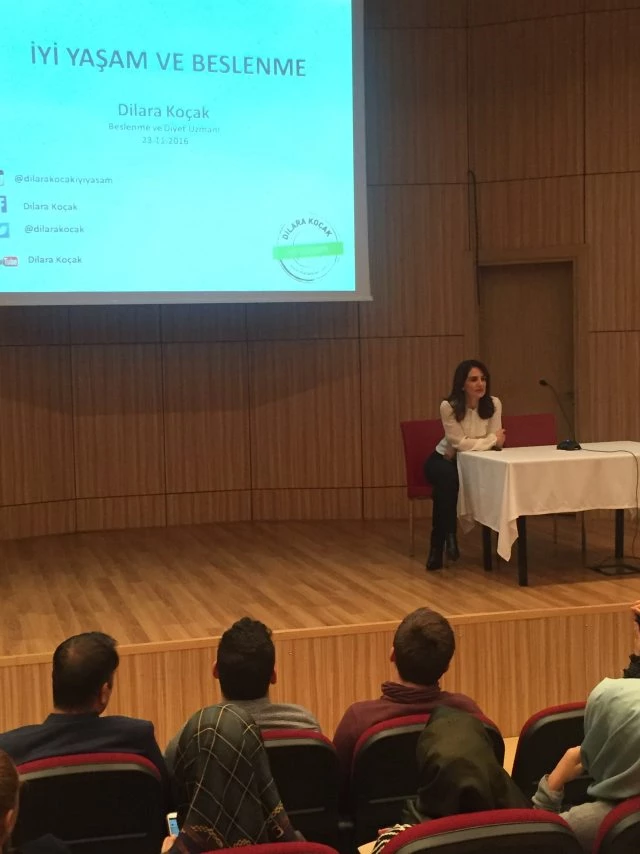 İBB`de Dilara Koçak`la İyi Yaşam Üzerine Söyleşi Gerçekleşti