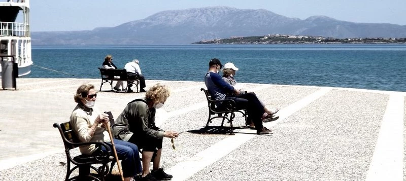  İHTİYAR DELİKANLILAR İZMİR, ÇEŞME DE PAZAR GÜNÜ 4  SAATLİĞİNE DIŞARIDAYDI