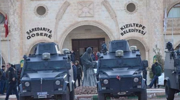 İki belediyeye daha operasyon