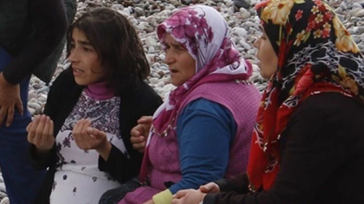 İki genci kurtardı, kendi canından oldu