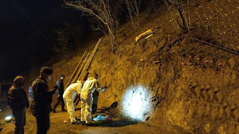 İntihara kalkışan ağabeyini son anda ipi keserek kurtardı