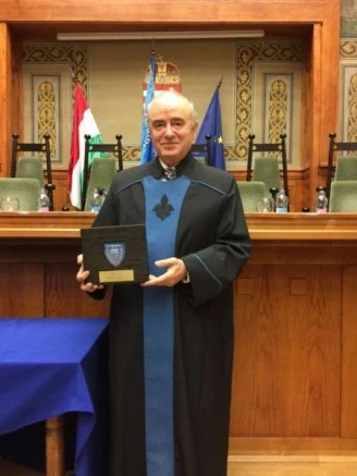 KÜTAHYALI İŞ ADAMI İSMET GÜRAL  ULUSLARARASI  BİR REKORUN SAHİBİ