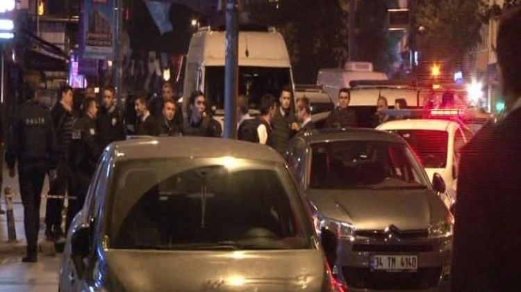 İstanbul'un orta yerinde silahlı çatışma!