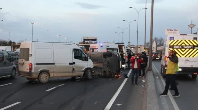 İstanbul trafiğini kilitleyen kaza!