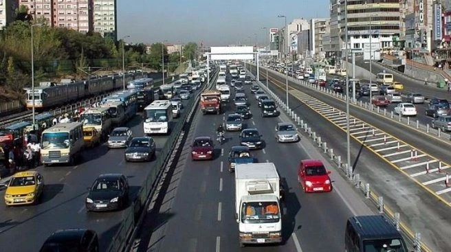 İSTANBUL`DA BAZI YOLLAR TRAFİĞE KAPATILACAK