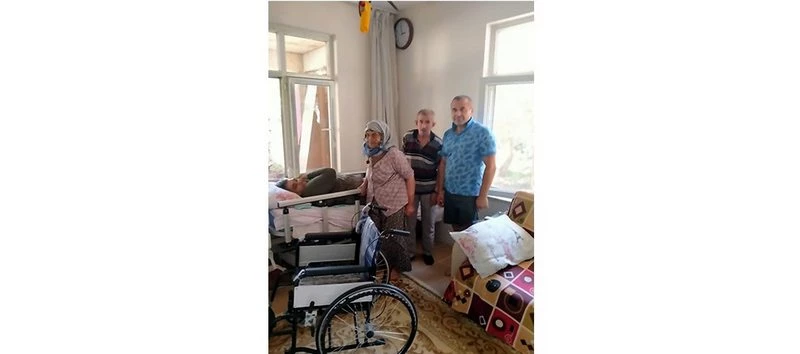 İstihbarat Müdürümüz  Bülent Pehlivan tekerlekli sandalye hediyesi