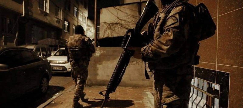 İZMİR `DE FETÖ`YE DEV OPERASYON ...
