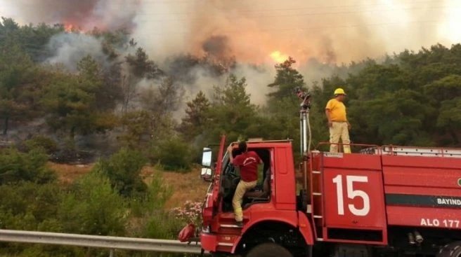 İzmir`de felaket! Elektrik kesildi, su verilemiyor