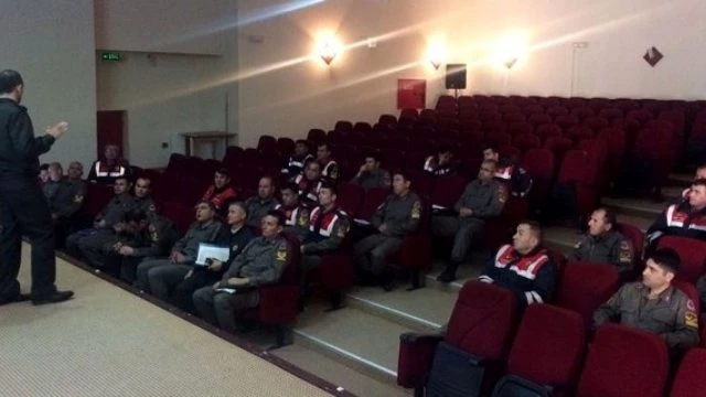 Jandarma Trafik Timleri Servis Şoförleri İçin Eğitim Aldı