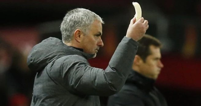 Jose Mourinho, Kan Şekeri Düşen Oyuncusuna Muz Gönderdi