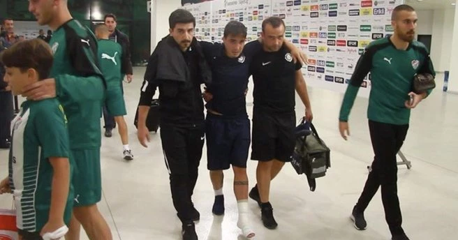 Josue gözyaşları içerisinde stattan ayrıldı