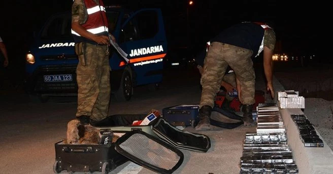 Kaçak sigarayı jandarma yakaladı