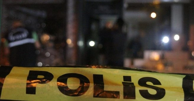 Kadıköy`de bir fast food restoranında silahlı soygun