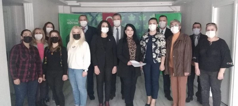 ?KADINLAR ÖNCE YAŞAMAK İSTER? 