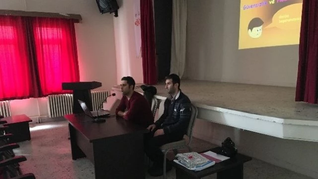 Kahta Halk Eğitim Merkezinde Öğrencilere Rehberlik Semineri Verildi