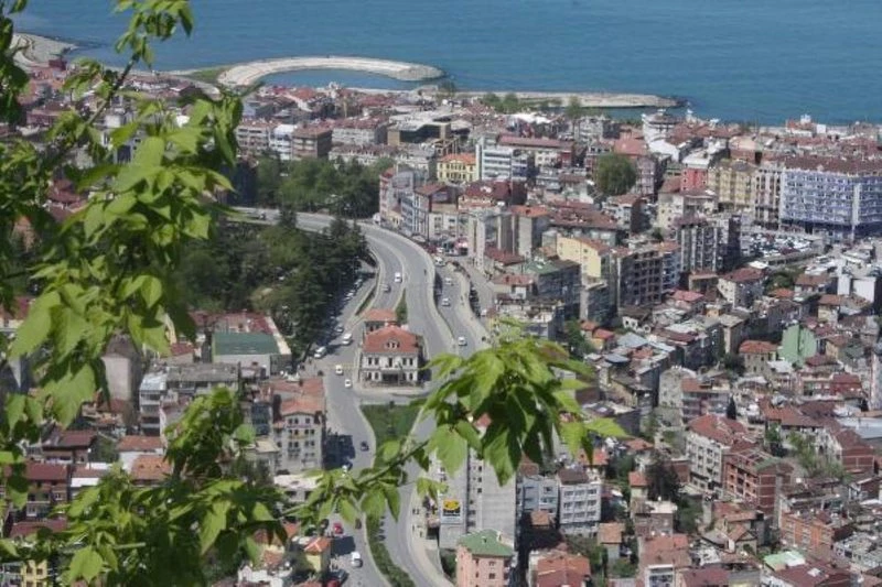 Karadeniz`de `tam kapanma` etkisi; vaka düşüşü sürüyor