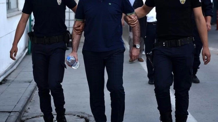 Karamanda 5 öğretmen tutuklandı