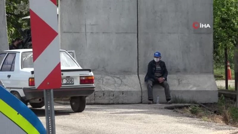 Karantinada olması gereken kişi hasta ziyaretine giderken yakalandı