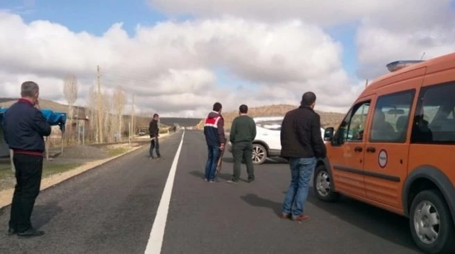 Karayolunda bomba alarmı! Yol trafiğe kapatıldı