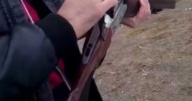 Kavga ettiği oğlunu av tüfeğiyle yaraladı