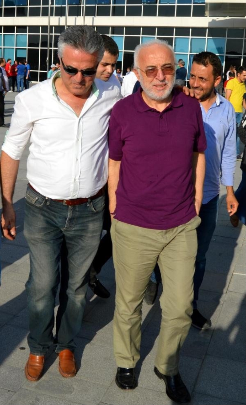 Kayseri`de 65 Fetö Şüphelisi Sağlık Kontrolünden Geçti (3)