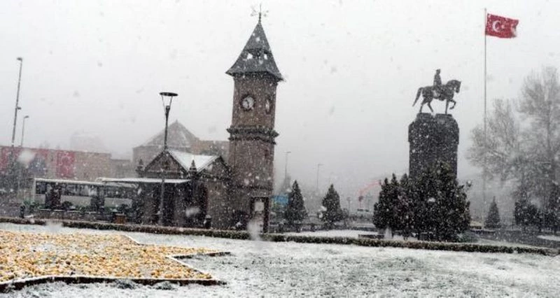 Kayseri`de nisan karı