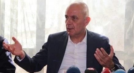 Kayyum olarak atanan Belediye Başkanı resti çekti