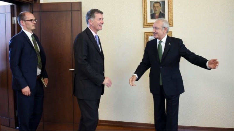 Kılıçdaroğlu, Moore'u kabul etti!