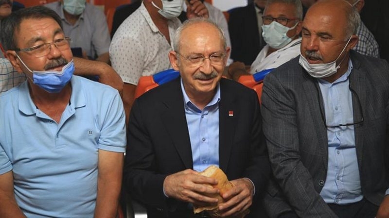 Kılıçdaroğlu`ndan kendisine yapılan balık ekmek ikramına esprili yanıt: Malı götürdü diyecekler