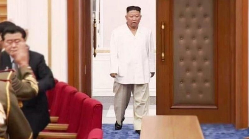 Kim`in sağlık durumuyla ilgili iddialara Güney Kore istihbaratından yanıt: Hasta olsaydı tedavisiyle ilgili ilaçlar getirilirdi