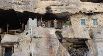 Kışı mağarada geçirmek için hazırlıklarını tamamladı