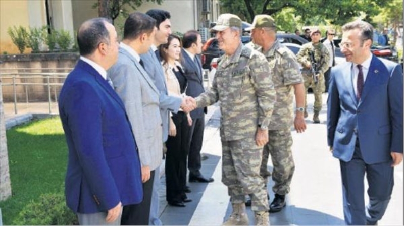 Komutanlar Diyarbakır?da