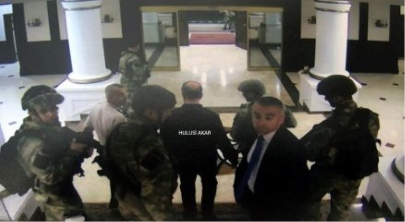 Komutanlar Genelkurmay Başkanlığından böyle götürüldü