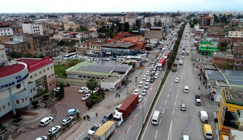 Köprü çalışması trafiği felç etti: 9 kilometrelik kuyruk oluştu