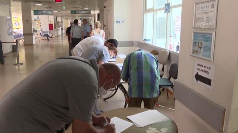 Kovid-19`a karşı aşılamada bayramda da hız kesmeyecek
