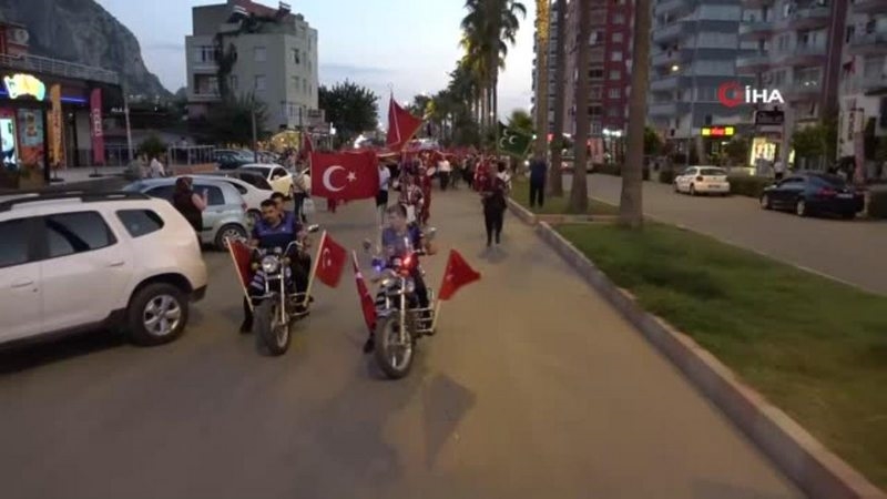 Kozan 15 Temmuz`da tek yürek