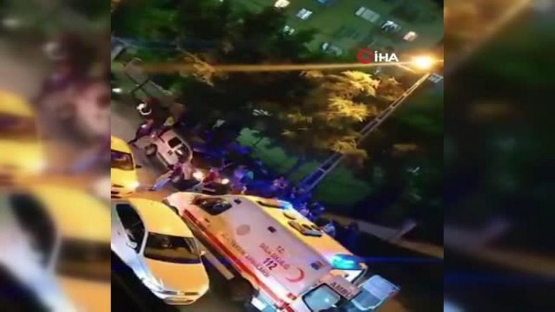 Küçükçekmece`de araca silahlı saldırı: 1 ağır yaralı