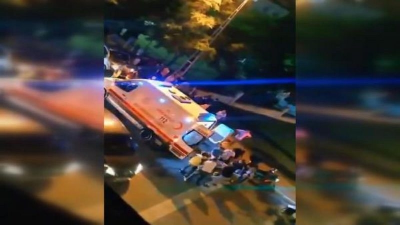 Küçükçekmece`de motosiklettekilerin silahlı saldırısında bir kişi ağır yaralandı
