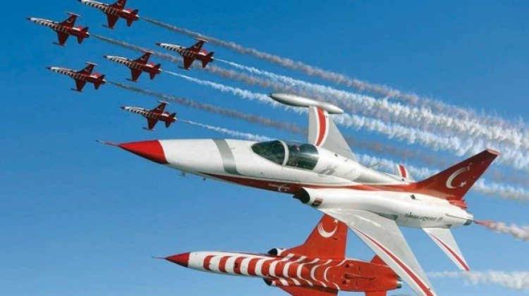 Kutlamalarda Solo Türk olmayacak