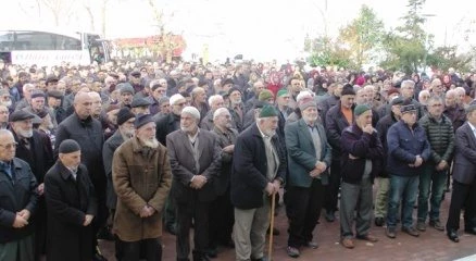 Kutsal topraklara gözyaşları arasında dualarla uğurlandılar