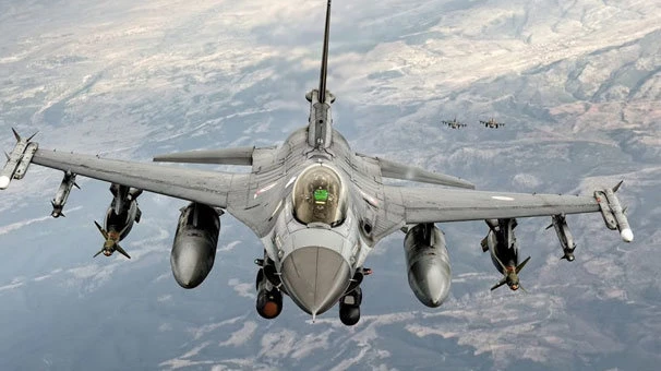Kuzey Irak`ta terörist mevzileri imha edildi