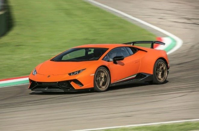 Lamborgini`den dördüncü rekor