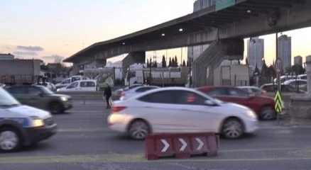 Mahmutbey Gişelerinde yıkım başladı