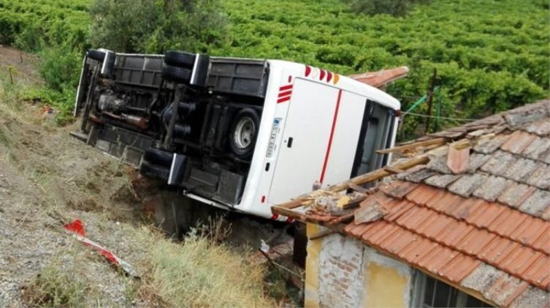 Manisa'da korkunç kaza: 26 yaralı