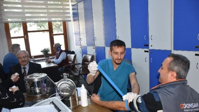 Manisa`da Valilik Personeline Sağlık Taraması
