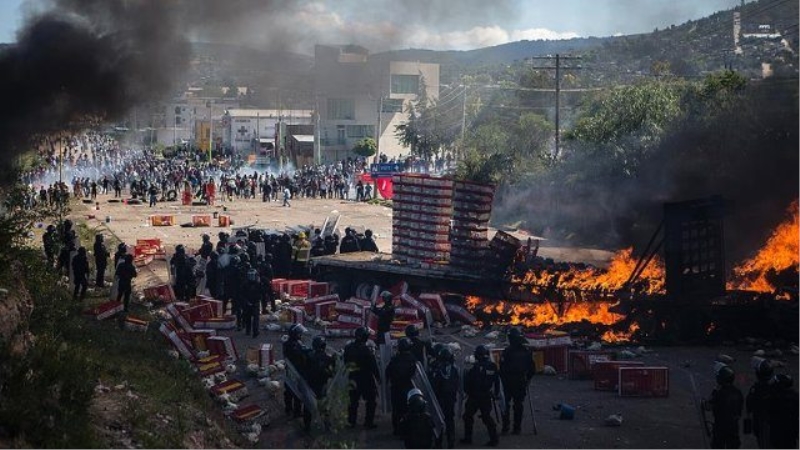 Meksika`daki Eğitim Protestosu
