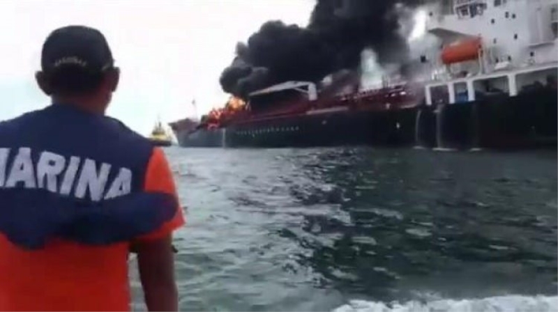 Meksika Körfezi'nde dev tanker yangını